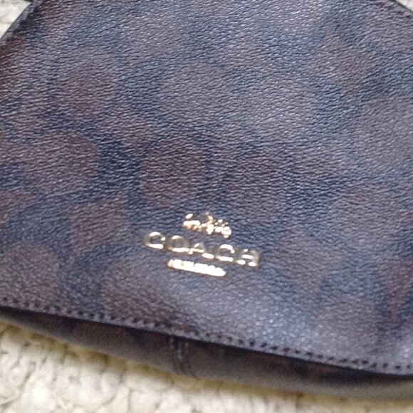 Coach small Crossbody/Shoulder Bag with Matching mini Wallet. Classic, Lux, Chic - Picture 1 of 10